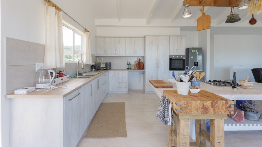 4 Bedroom Property for Sale in Suiderstrand Western Cape
